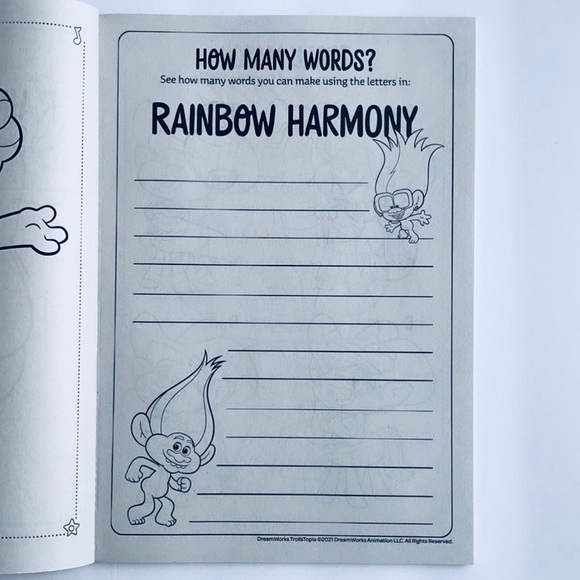 Trolls Trollstopia coloring and activity book - Picture 4 of 12